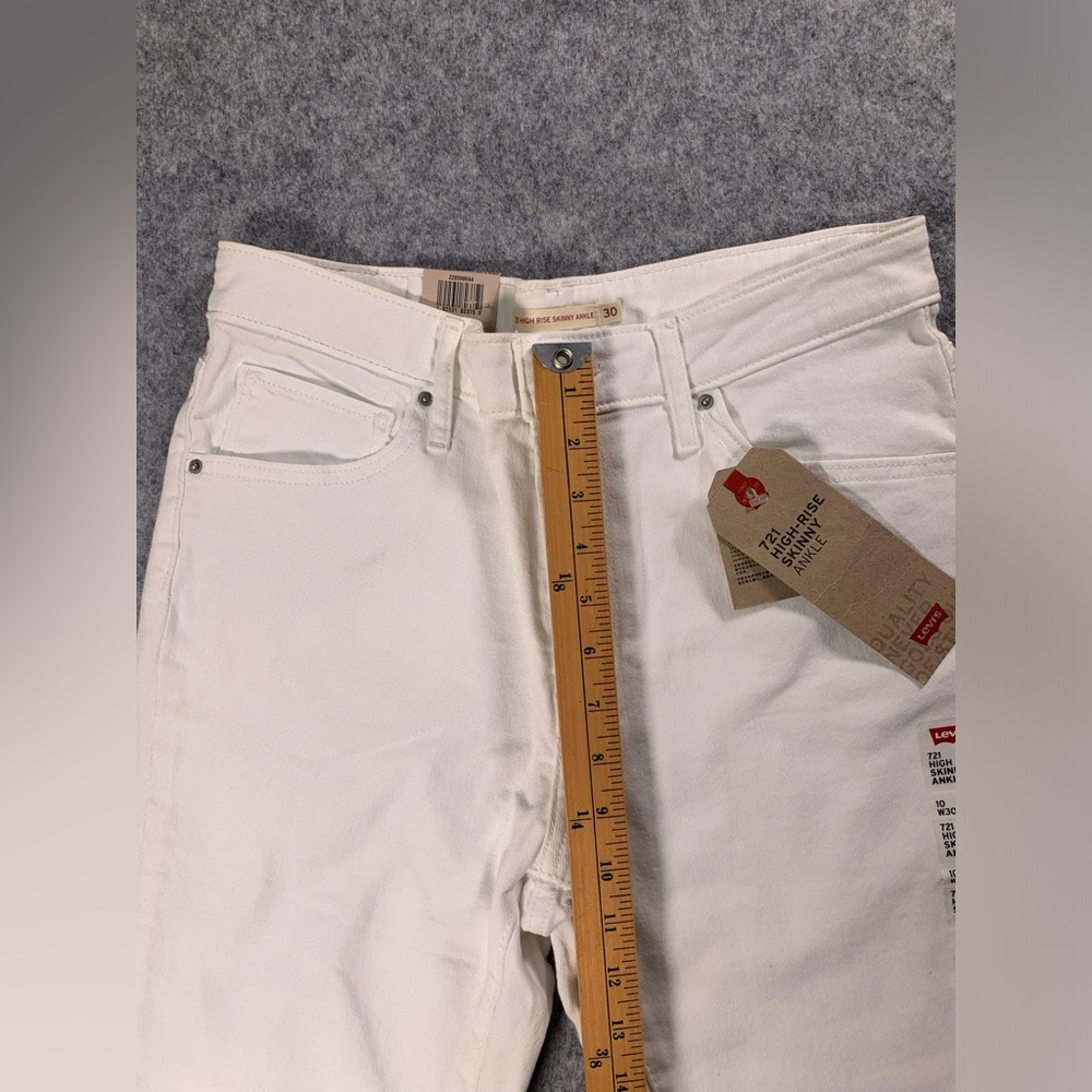 Levi's Classic Cream Jeans - Picture 8 of 16